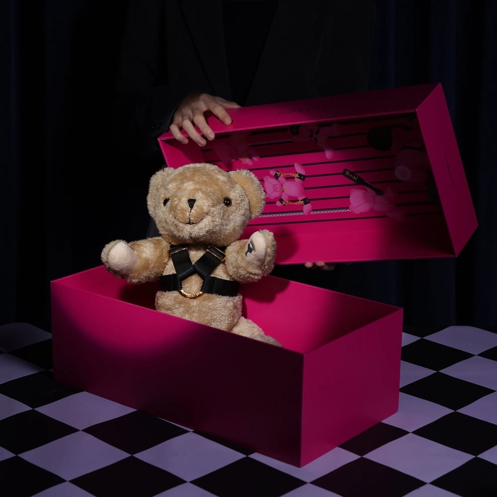 Подарунковий набір UPKO Bear With Me Limited Gift Set"Плюшевий ведмідь в портупеї" Подарунковий набір UPKO Bear With Me Limited Gift Set"Плюшевий ведмідь в портупеї"