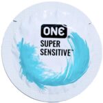 Набір ультратонких презервативів One Super Sensitive із дизайном у вигляді пера (5 шт.)