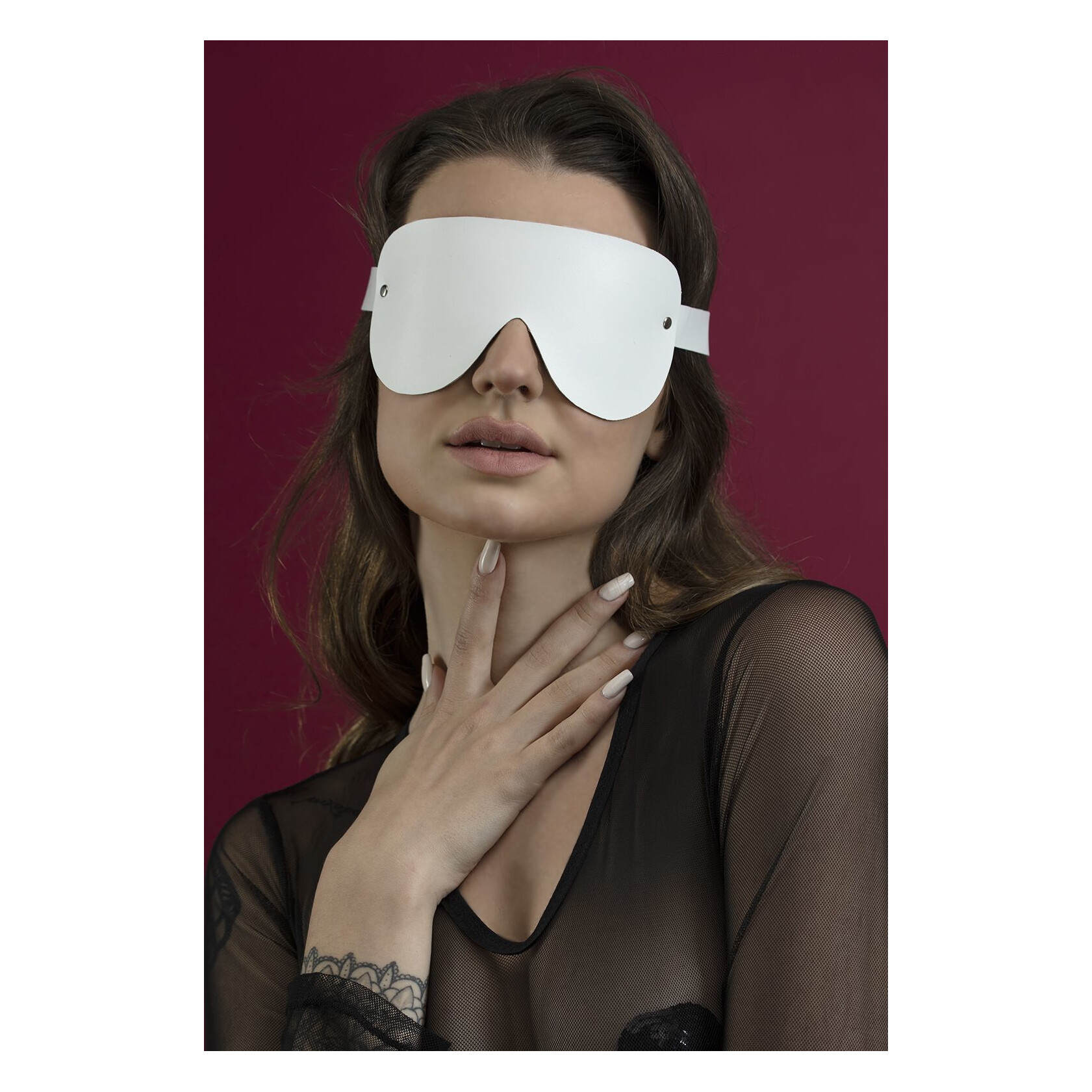 Маска на очі Feral Feelings - Blindfold Mask, натуральна шкіра, біла Маска на очі Feral Feelings - Blindfold Mask, натуральна шкіра, біла