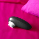 Вакуумний міні-стимулятор клітора Womanizer Mini 2, чорний