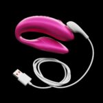 Смарт-вібратор для пар We-Vibe Chorus Cosmic Pink, сенсорне керування вібраціями стисненням пульта