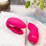Смарт-вібратор для пар We-Vibe Chorus Pro Electric Pink
